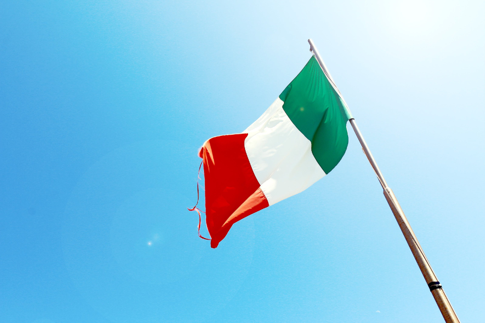 Más de 600.000 solicitudes desbordan el sorteo de visados de trabajo para Italia 2024