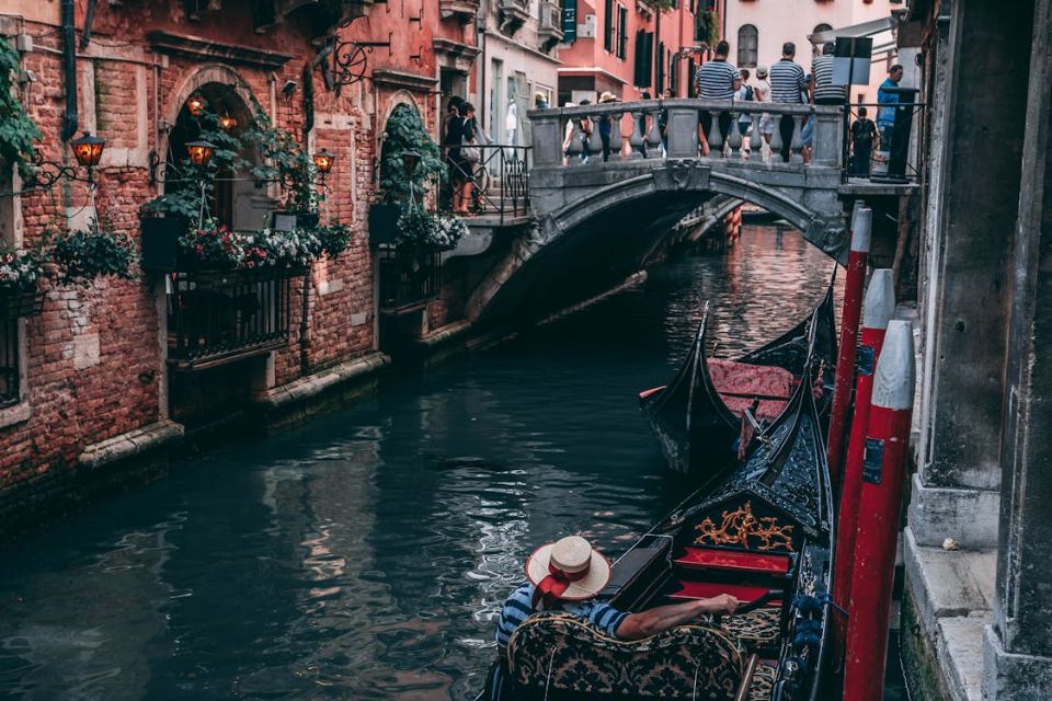 Venecia implanta nuevas tasas y restricciones para combatir el turismo excesivo