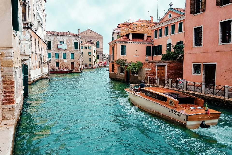 El juicio por la tasa turística de Venecia termina sin acabar con el turismo excesivo