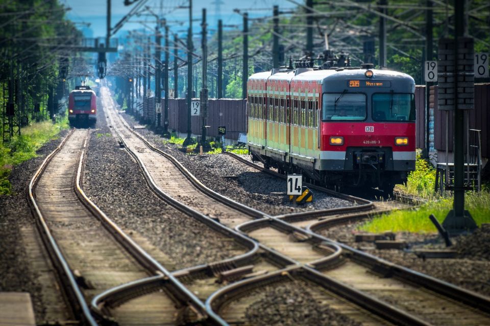Letonia estudia ampliar la ruta ferroviaria de pasajeros para conectar Tartu y Riga