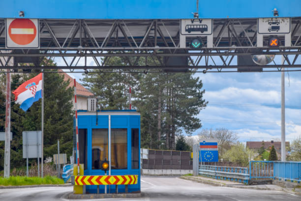 Se abrirán centros de tramitación de inmigrantes en la frontera entre Eslovenia y Croacia